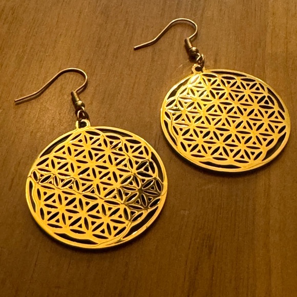 Flower of life gold plated earrings inch and a half - Picture 1 of 8
